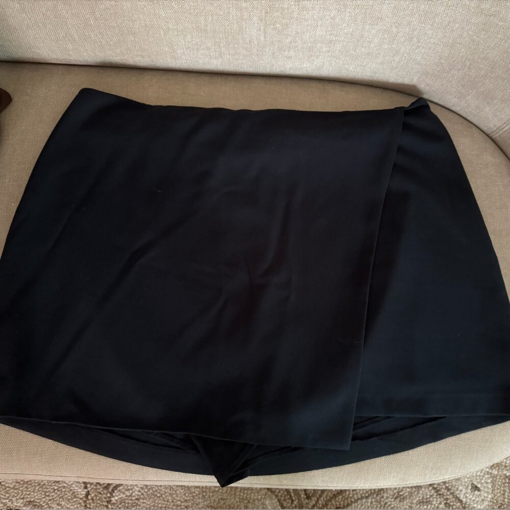 Abercrombie & Fitch Black Mini Skort